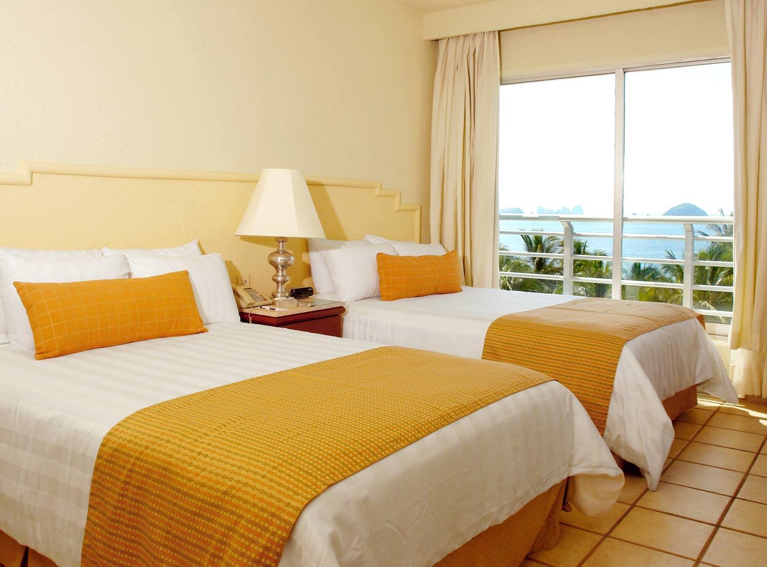 Emporio Ixtapa Hotel Ixtapa  Exterior photo A typical hotel room
