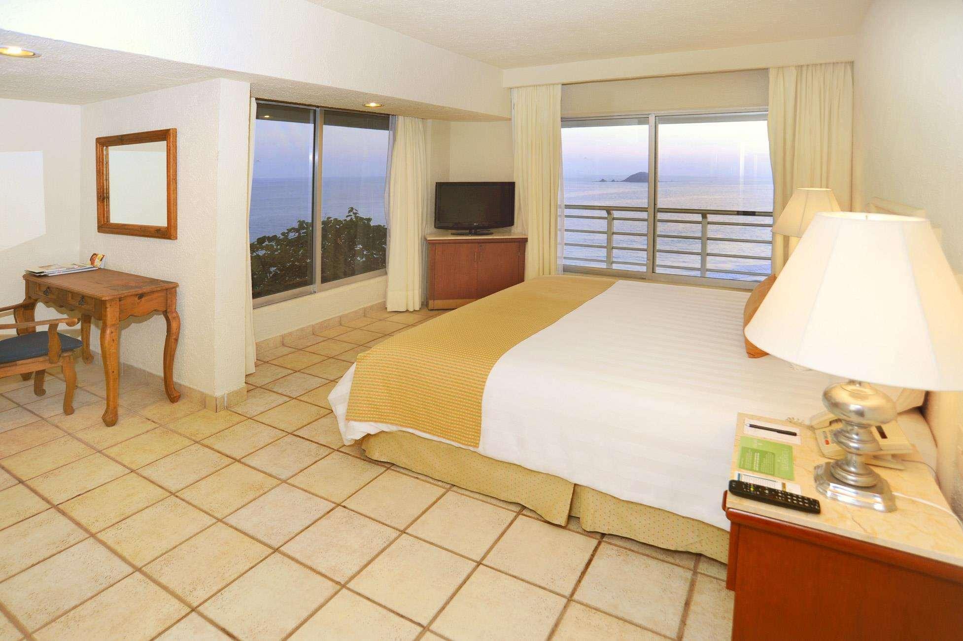 Emporio Ixtapa Hotel Ixtapa  Exterior photo A bedroom at the Grand Hyatt Hotel